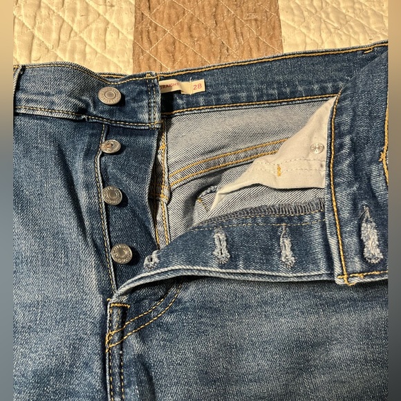 Levi’s Wedgie Straight Jeans. Size 28. Gently worn. - Picture 5 of 8